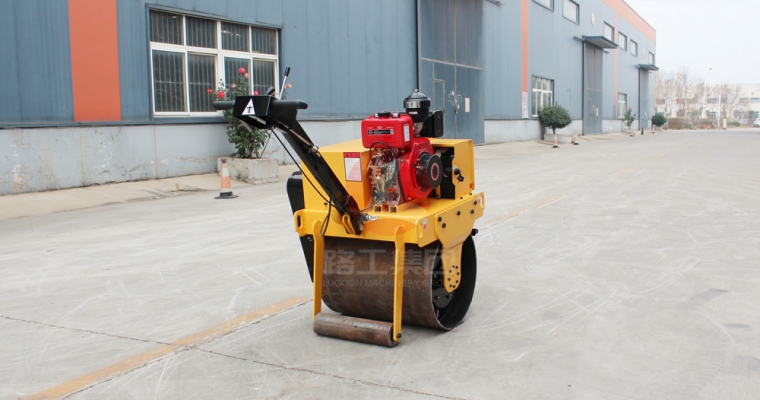 这些规模都可以使用手扶式压路机，，，，您不知道吧？？？？