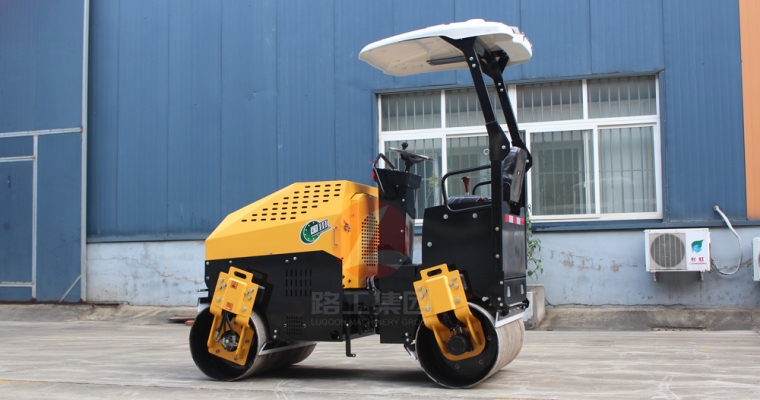 小型压路机路面施工打滑怎么办？？？？？